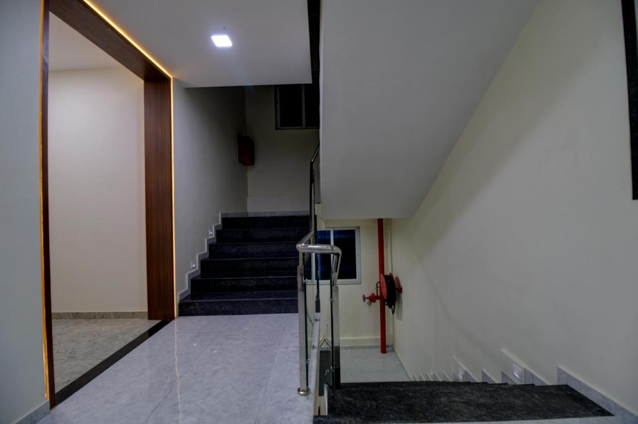 Hotel Mourya Residency Navi Mumbai Exterior foto